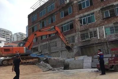 三种违建可不拆有依据,小区内的违章建筑属于谁管